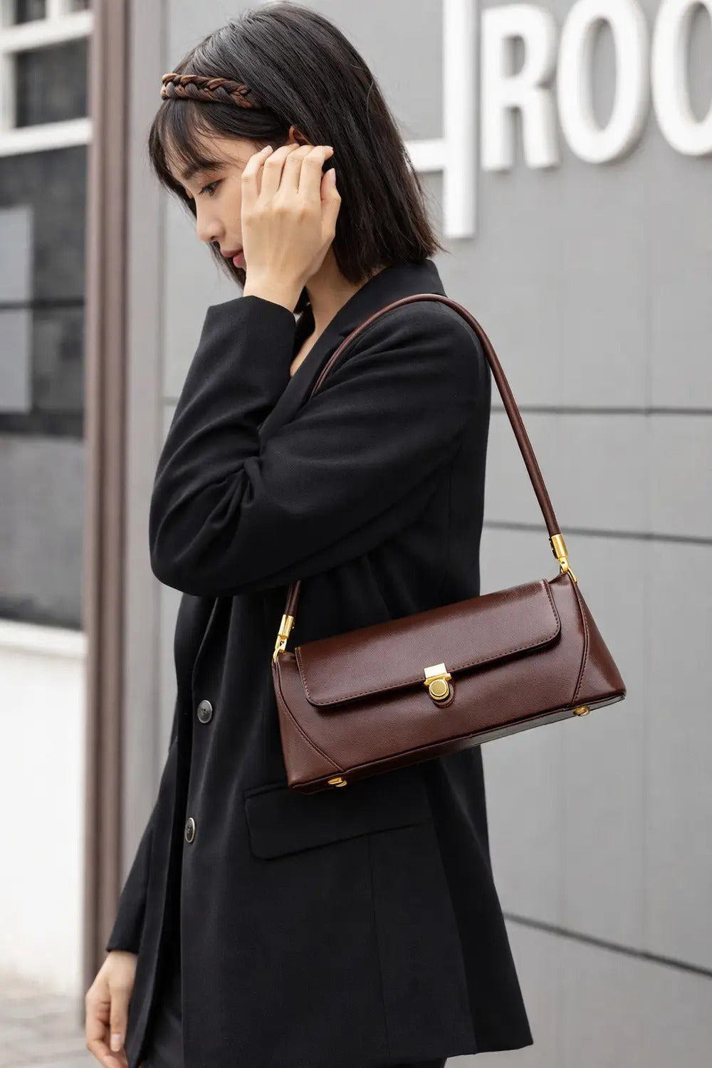 Minimalist Luxury Shoulder Bag — Elegant Brown Classic Purse